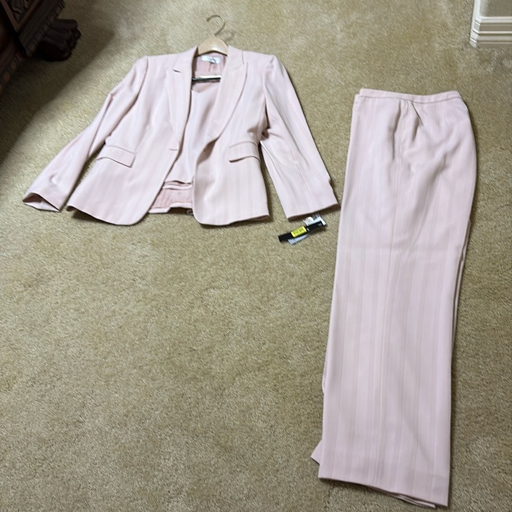 NWT Stresa ASL 3 piece pant suit size 12 in a dusty pink.